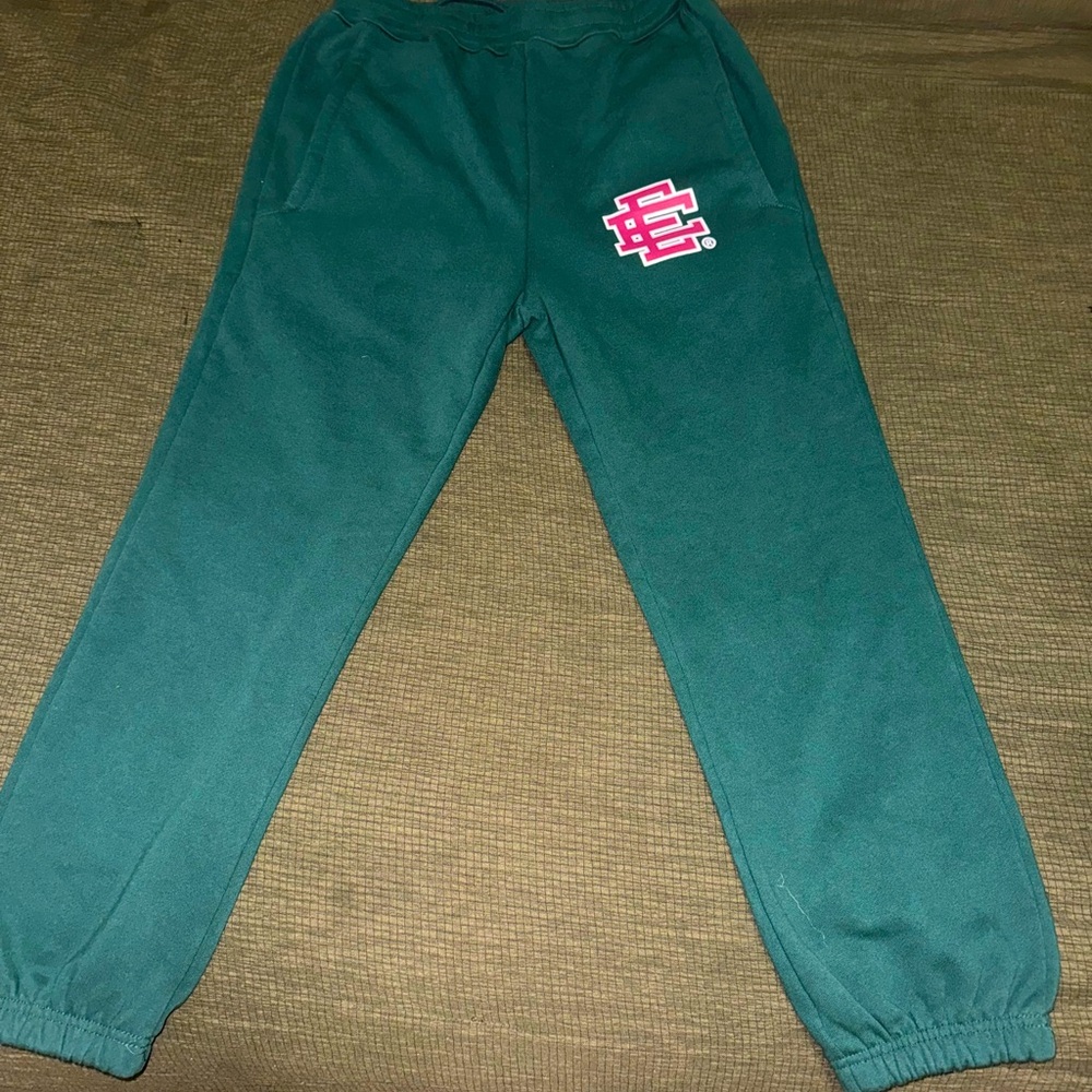 Eric Emanuel sweats